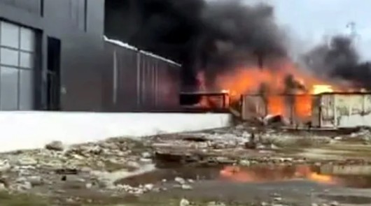 İnşaat işçilerinin kaldığı konteynerinde yangın çıktı! 1 işçi öldü